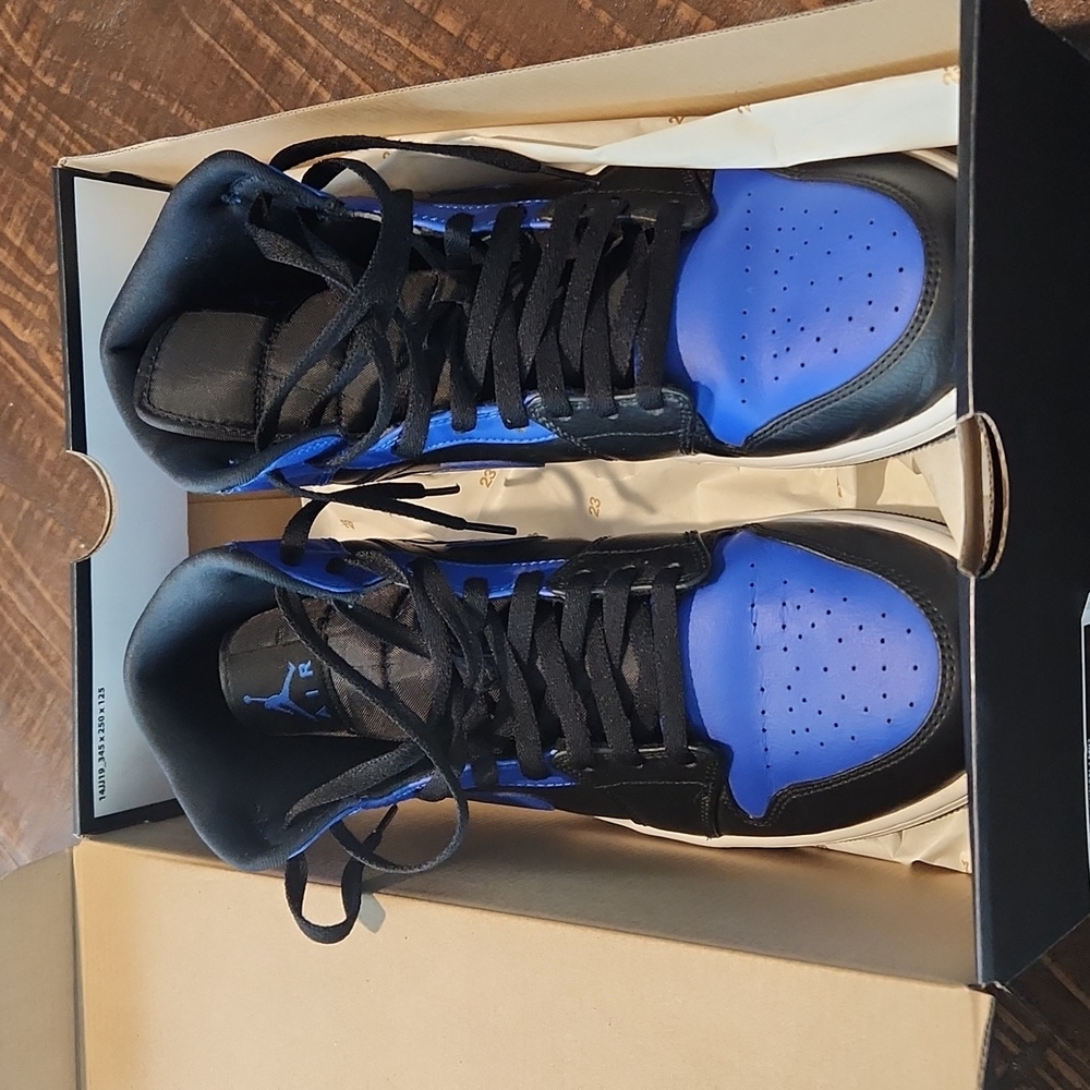 Air Jordan 1 mid sz 13